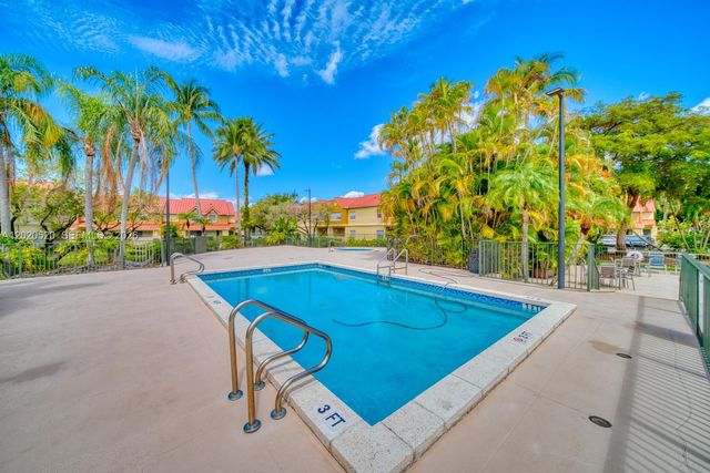 18326 NW 68th Ave H, Hialeah, FL 33015