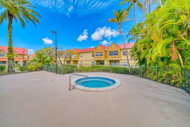 18326 NW 68th Ave H, Hialeah, FL 33015