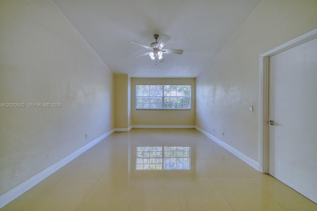 18326 NW 68th Ave H, Hialeah, FL 33015