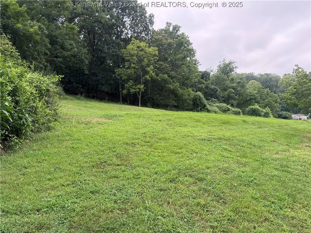 236 Easter Road, Nitro, WV 25143