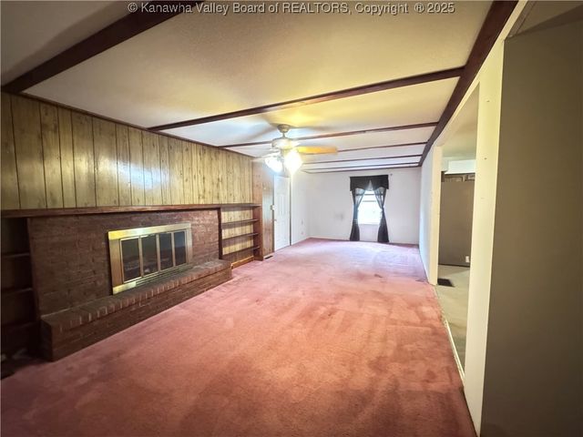 236 Easter Road, Nitro, WV 25143