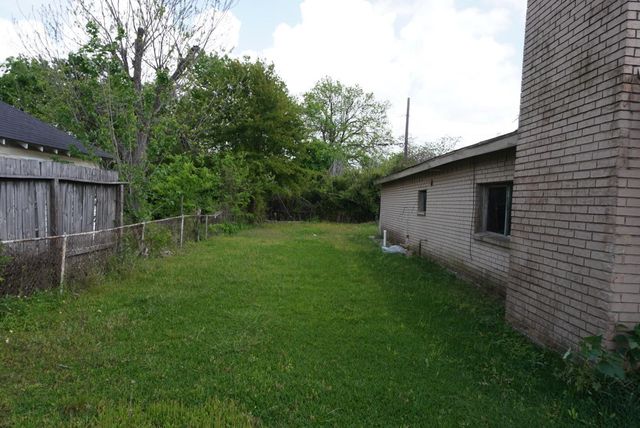 117 Light Company Road, Pasadena, TX 77506