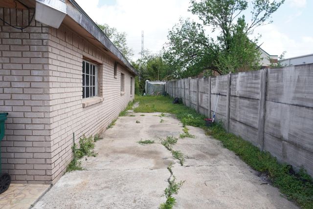 117 Light Company Road, Pasadena, TX 77506