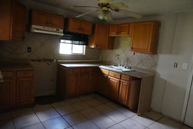 117 Light Company Road, Pasadena, TX 77506