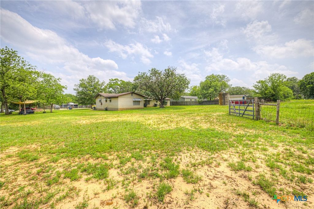 Image 29 of property listing at 236 Shady Lane, Seguin, TX 78155
