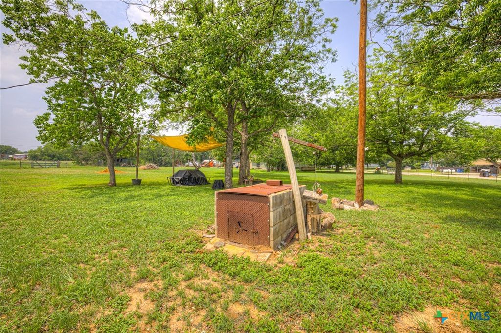 Image 36 of property listing at 236 Shady Lane, Seguin, TX 78155