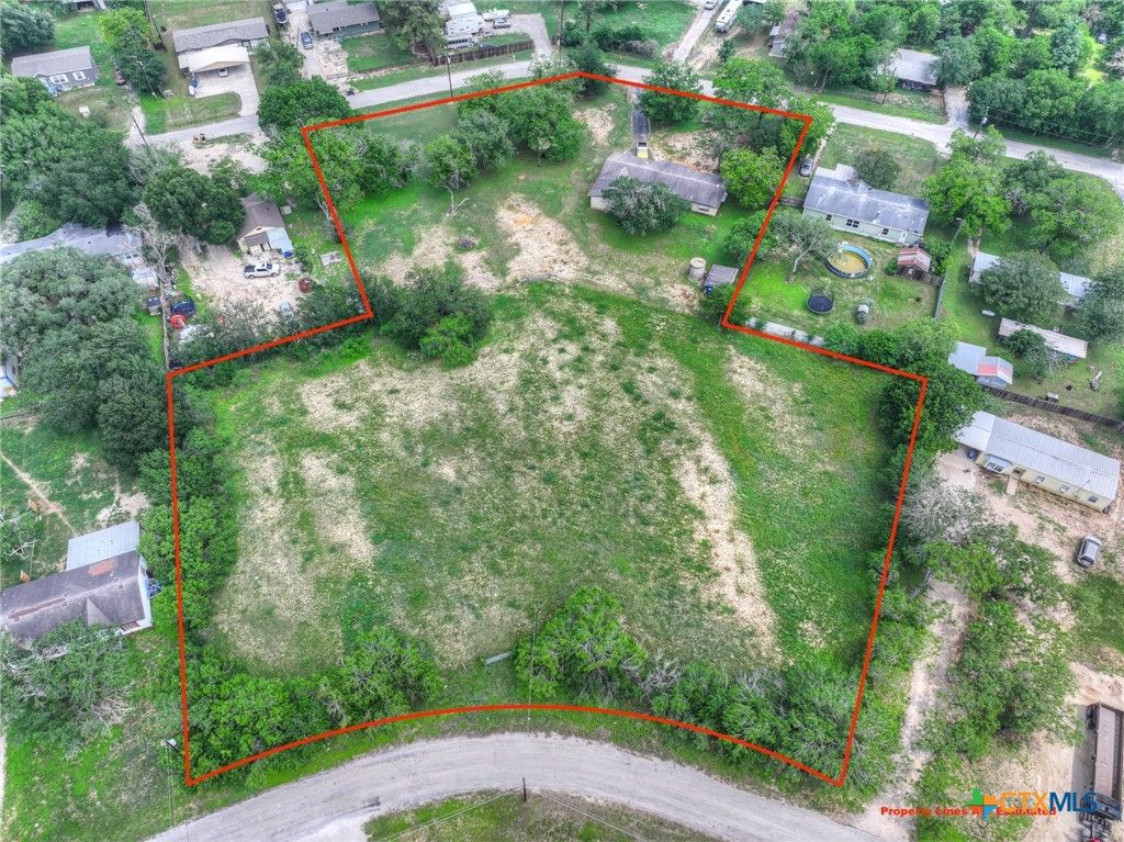 Image 42 of property listing at 236 Shady Lane, Seguin, TX 78155