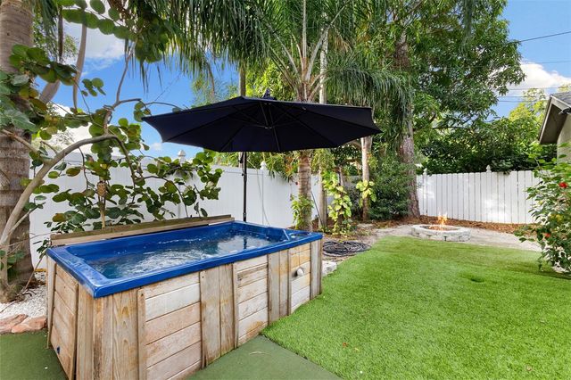 9854 51ST AVENUE N, St Petersburg, FL 33708