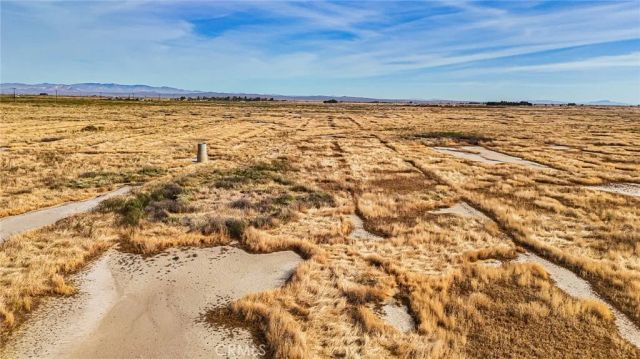 6161 H East, Roosevelt, CA 93535
