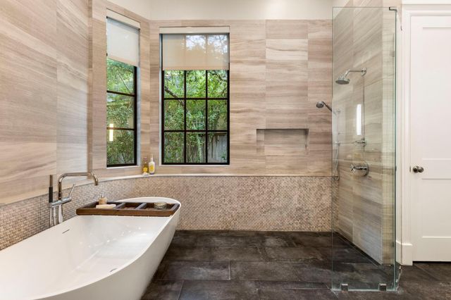 82 E Bracebridge Circle, The Woodlands, TX 77382