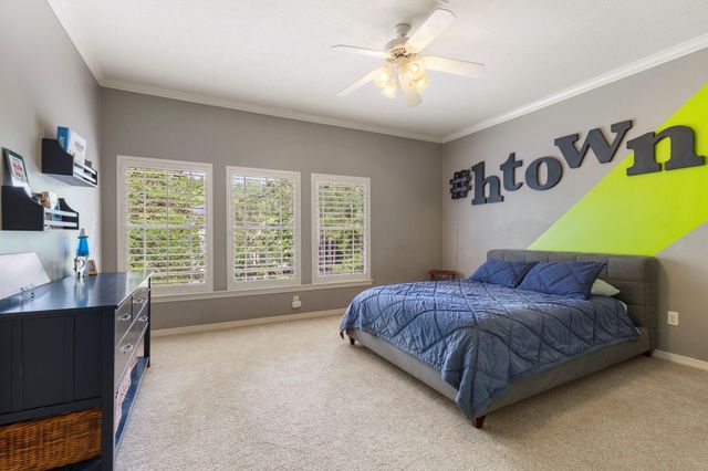 82 E Bracebridge Circle, The Woodlands, TX 77382