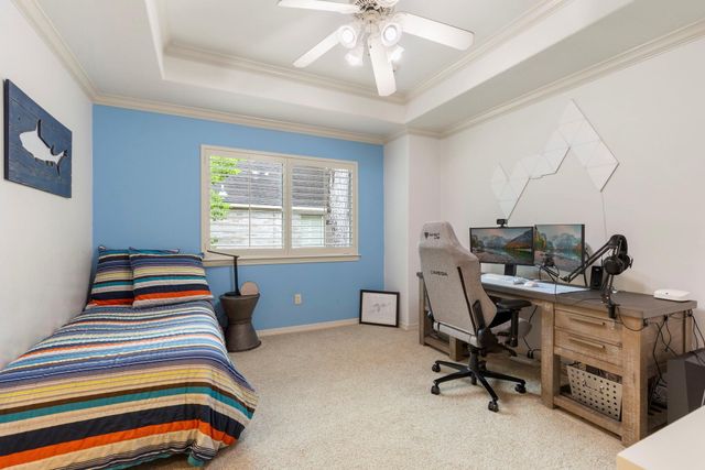 82 E Bracebridge Circle, The Woodlands, TX 77382
