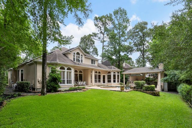 82 E Bracebridge Circle, The Woodlands, TX 77382