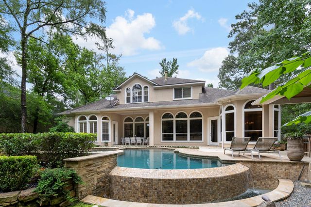 82 E Bracebridge Circle, The Woodlands, TX 77382