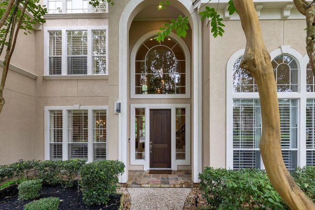 82 E Bracebridge Circle, The Woodlands, TX 77382