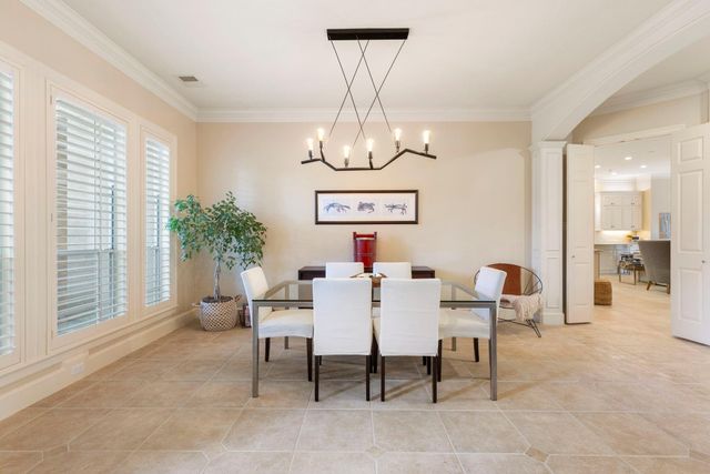 82 E Bracebridge Circle, The Woodlands, TX 77382