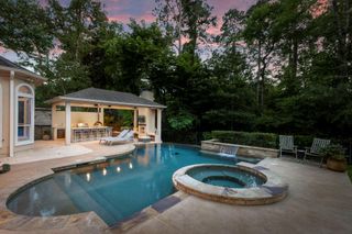82 E Bracebridge Circle, The Woodlands, TX 77382