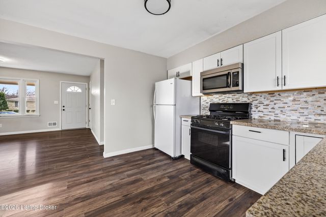 5903 Hillwood Dr, Louisville, KY 40219