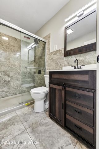 5903 Hillwood Dr, Louisville, KY 40219