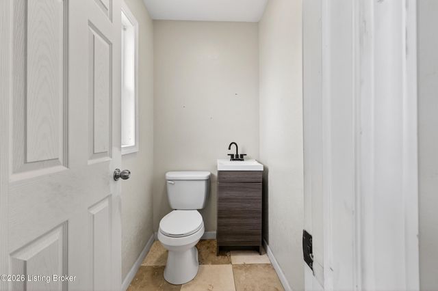 5903 Hillwood Dr, Louisville, KY 40219