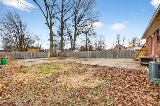 5903 Hillwood Dr, Louisville, KY 40219