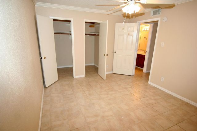 17401 Red Oak Drive 102, Houston, TX 77090