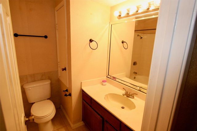 17401 Red Oak Drive 102, Houston, TX 77090