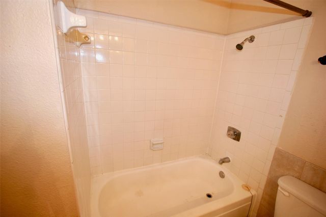 17401 Red Oak Drive 102, Houston, TX 77090