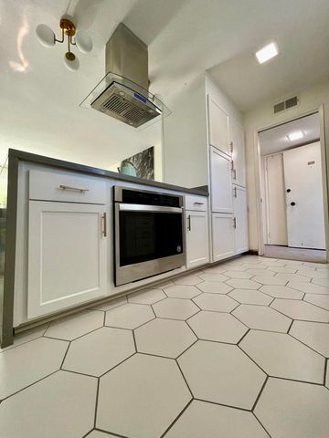 2301 S Skyview Drive 2, Palm Springs, CA 92264