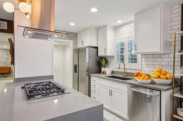 2301 S Skyview Drive 2, Palm Springs, CA 92264