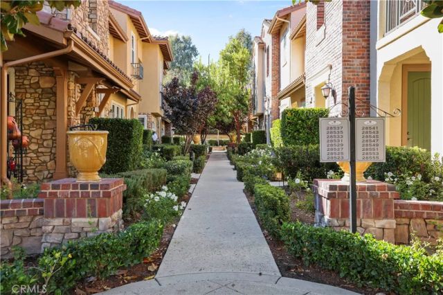 28555 Herrera Street, Valencia, CA 91354