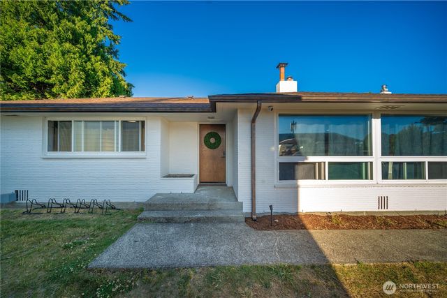 1636 S 260th Street, Des Moines, WA 98198
