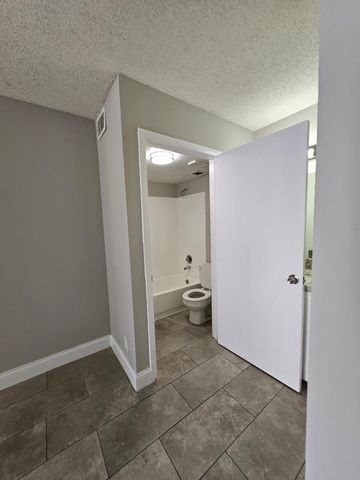 700 Executive Center Drive 23, West Palm Beach, FL 33401