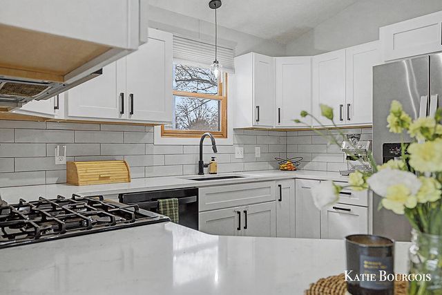 519 Macomb Avenue NW, Grand Rapids, MI 49534