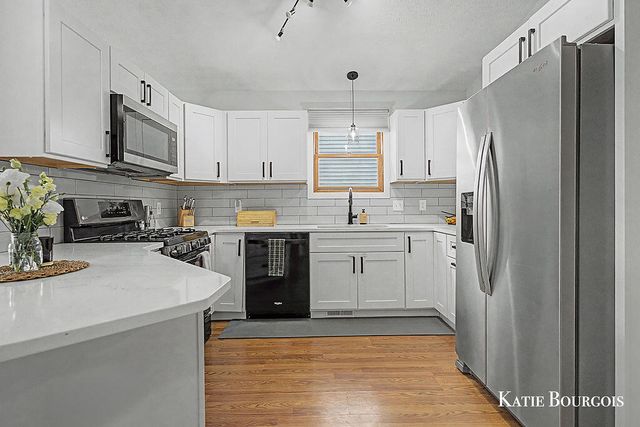 519 Macomb Avenue NW, Grand Rapids, MI 49534