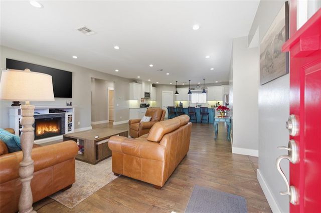 11515 W Little Lane, Mustang, OK 73064