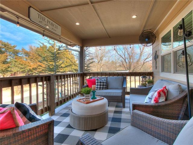 11515 W Little Lane, Mustang, OK 73064