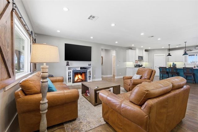 11515 W Little Lane, Mustang, OK 73064