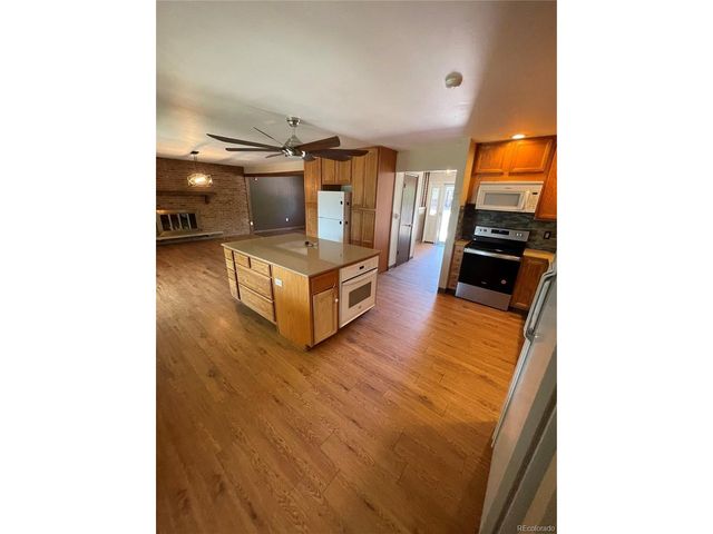 802 S 11th Ave, Brighton, CO 80601