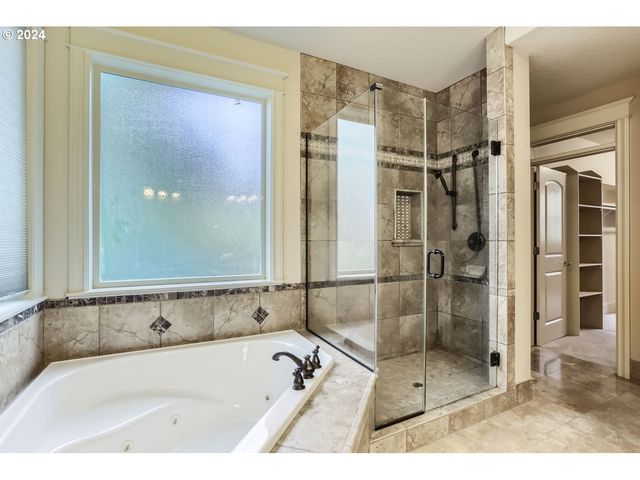 14815 Se DONLEY Ln, Happy Valley, OR 97086