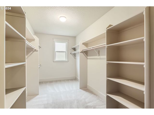 14815 Se DONLEY Ln, Happy Valley, OR 97086