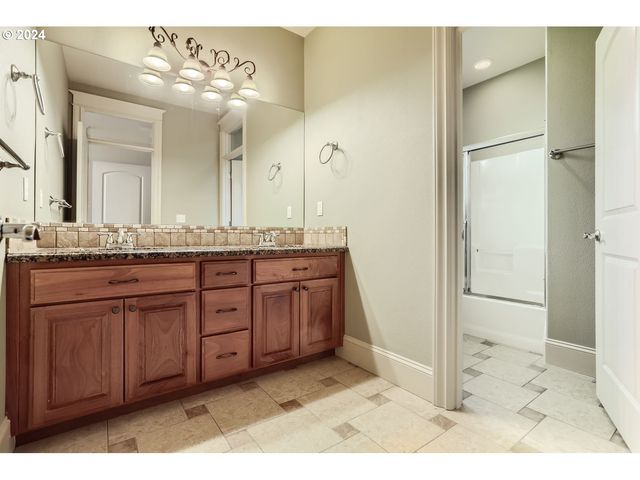 14815 Se DONLEY Ln, Happy Valley, OR 97086