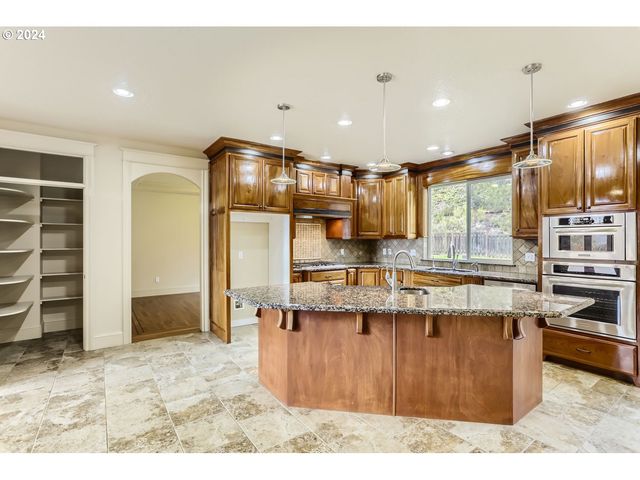 14815 Se DONLEY Ln, Happy Valley, OR 97086