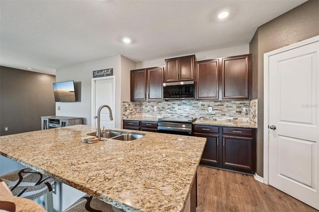 15461 BROAD BRUSH DRIVE, Sun City Center, FL 33573