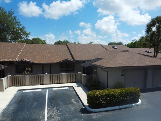 7560 NW 79th Avenue V2, Tamarac, FL 33321