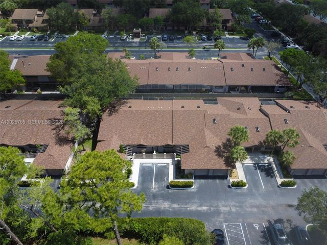 7560 NW 79th Avenue V2, Tamarac, FL 33321