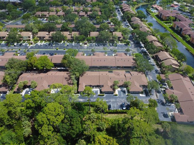 7560 NW 79th Avenue V2, Tamarac, FL 33321