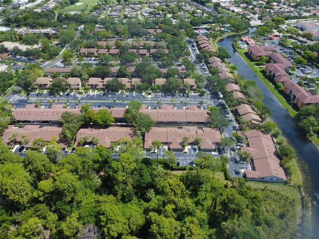 7560 NW 79th Avenue V2, Tamarac, FL 33321
