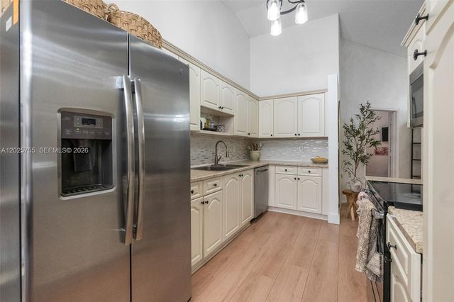 7560 NW 79th Avenue V2, Tamarac, FL 33321