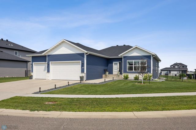 3037 Prairie Farms Circle S, Fargo, ND 58104